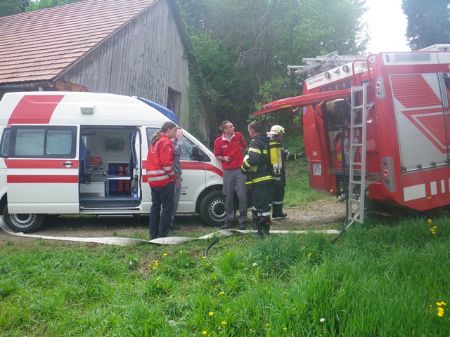 Wohnungsbrand mit vermisster Person (Fotos)